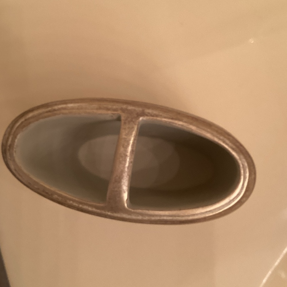 Elegant Home tooth brush holder Bath Accessory in Gold by Raymond Waites - Picture 4 of 9